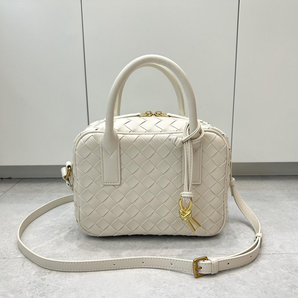 Кожаные женские сумки Нишевые дизайнерские сумки Женские мягкие сумки через плечо из коровьей кожи Квадратные сумки Сумки через плечо ручной работы