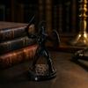 Орнамент 'Боевая стойка гладиатора' 3D-печать, Статуэтка женщины-гладиатора, Фигурка спартанской женщины-воительницы с детализированной мускулатурой, броней и щитом, Исторический настольный декор