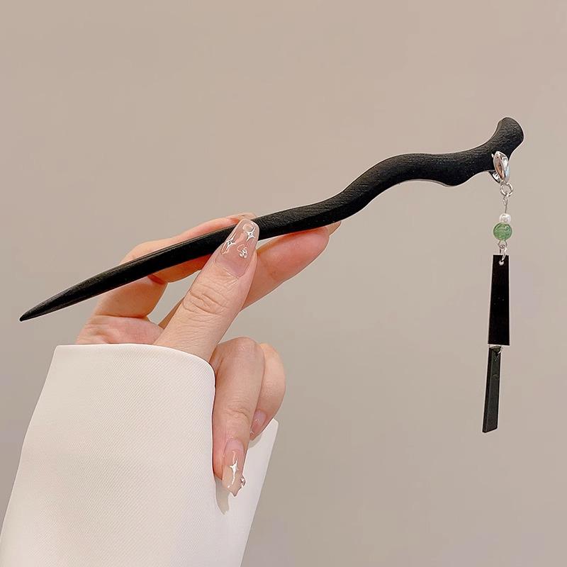 High-End Retro Chinese Tassel Hairpin for Women - Versatile Alloy Hair Clip for Elegant Updos