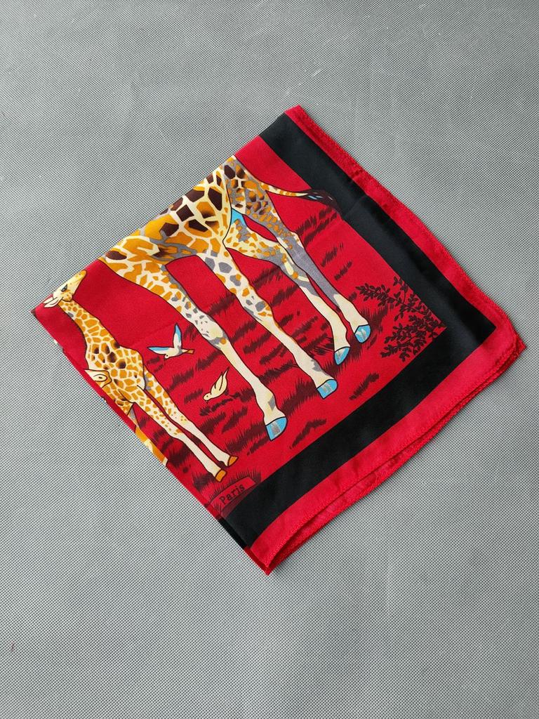 New Beige Green Giraffe Silk Scarf Summer Fall Elegant Satin Small Square Head Scarves Fashion Accessories Headband