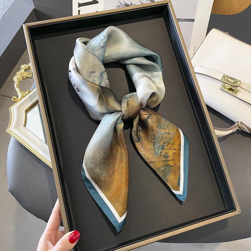 Женский шелковый шарф Camellia Black & White Mulberry - 70x70 см, стильный аксессуар на весну/осень