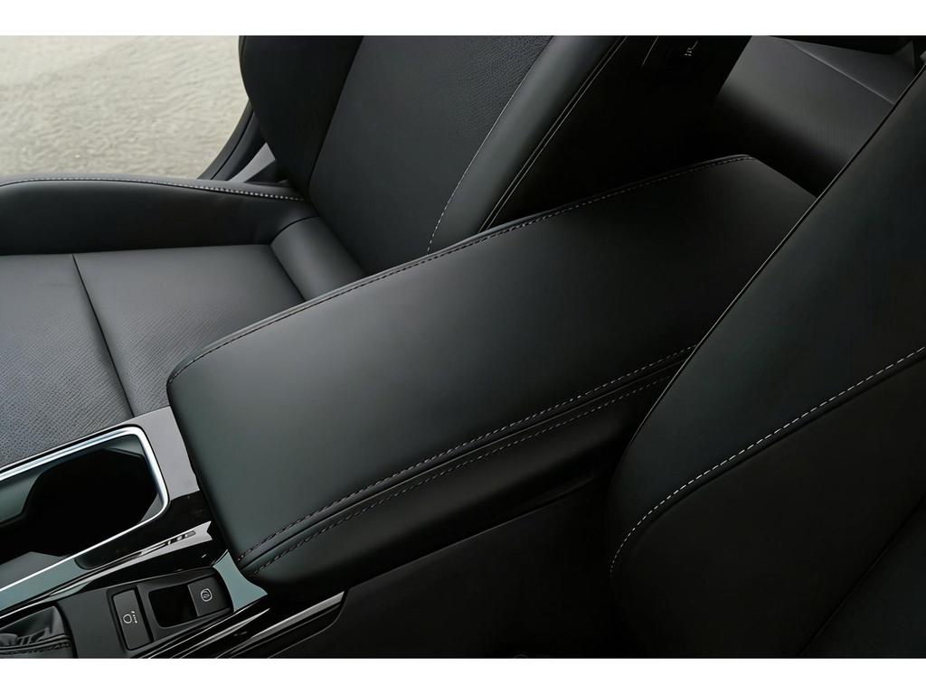 Чехол-подлокотник из микрофибры и кожи для Toyota Camry 9-го поколения 2024-2026 гг. - Прочный, износостойкий и грязеотталкивающий.