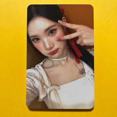 [Б/У] Фотокарточка Jueun из Hearts2hearts - Бонус Hellolive - Розыгрыш