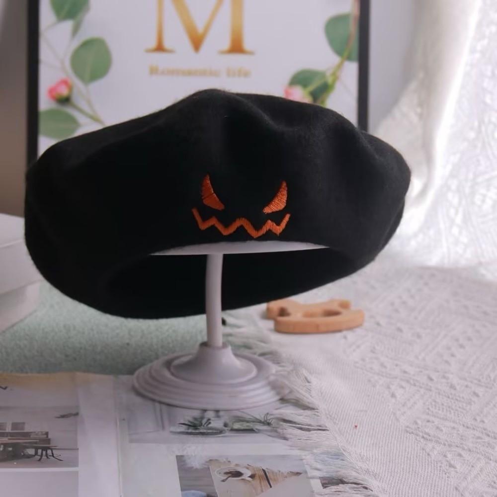 Lightweight Pumpkin Beret Hat Classic Artist Hat Fashion Painter Hat Autumn Winter Wear