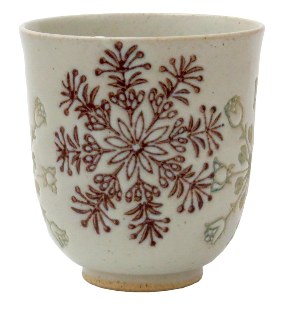 Пара чашек для чая в форме цветка из керамики «Исаояма» от Hasami