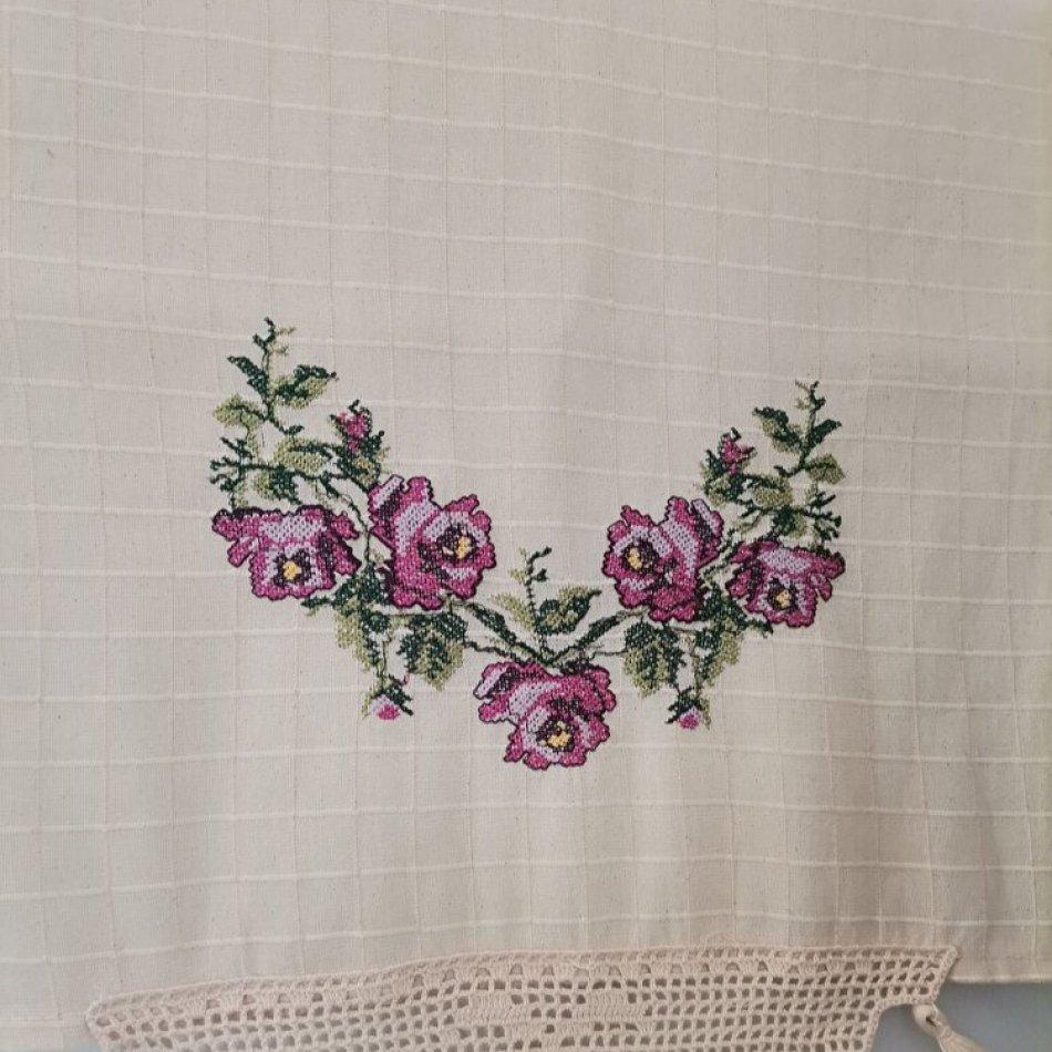 Хлопковая скатерть с кружевом ручной работы и вышивкой на холсте