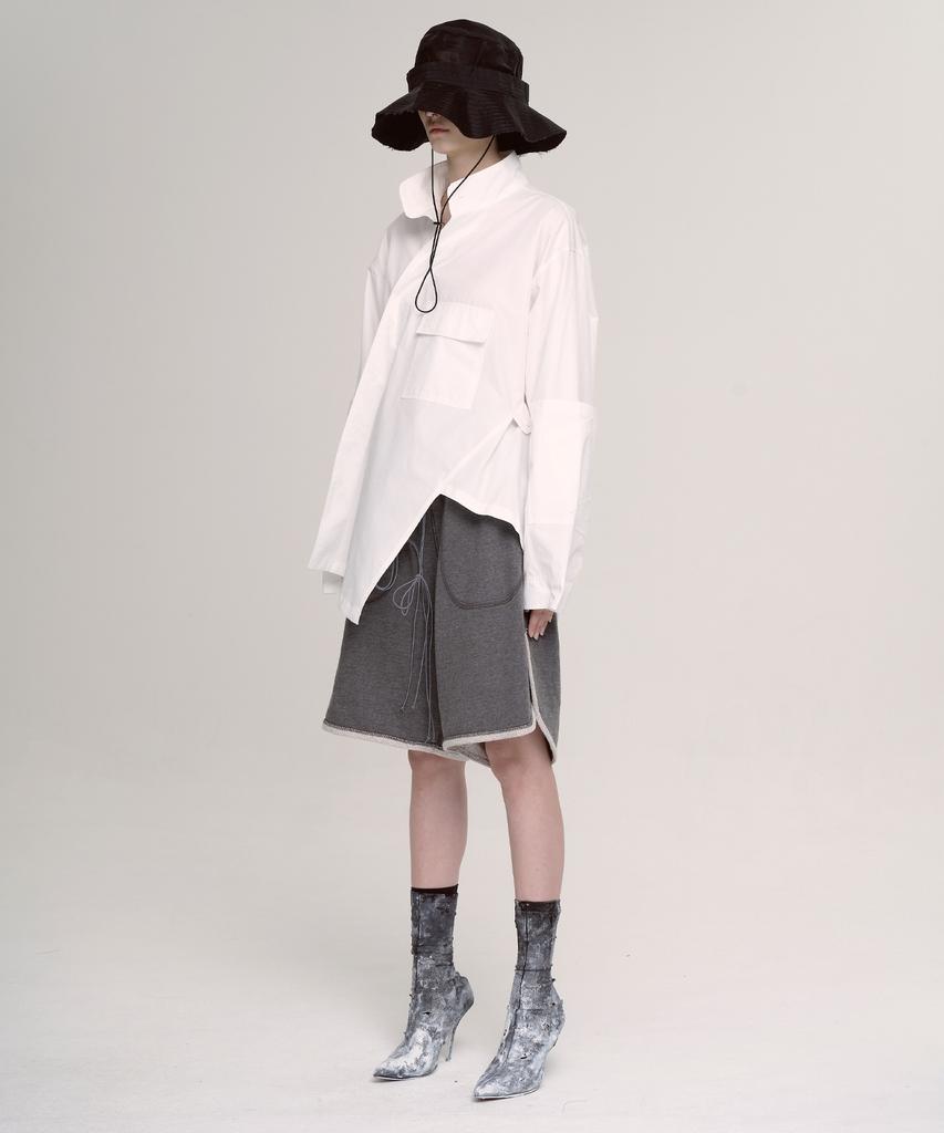 Aseupalageoseu Asymmetrical Multi-Button Pocket Shirt_White