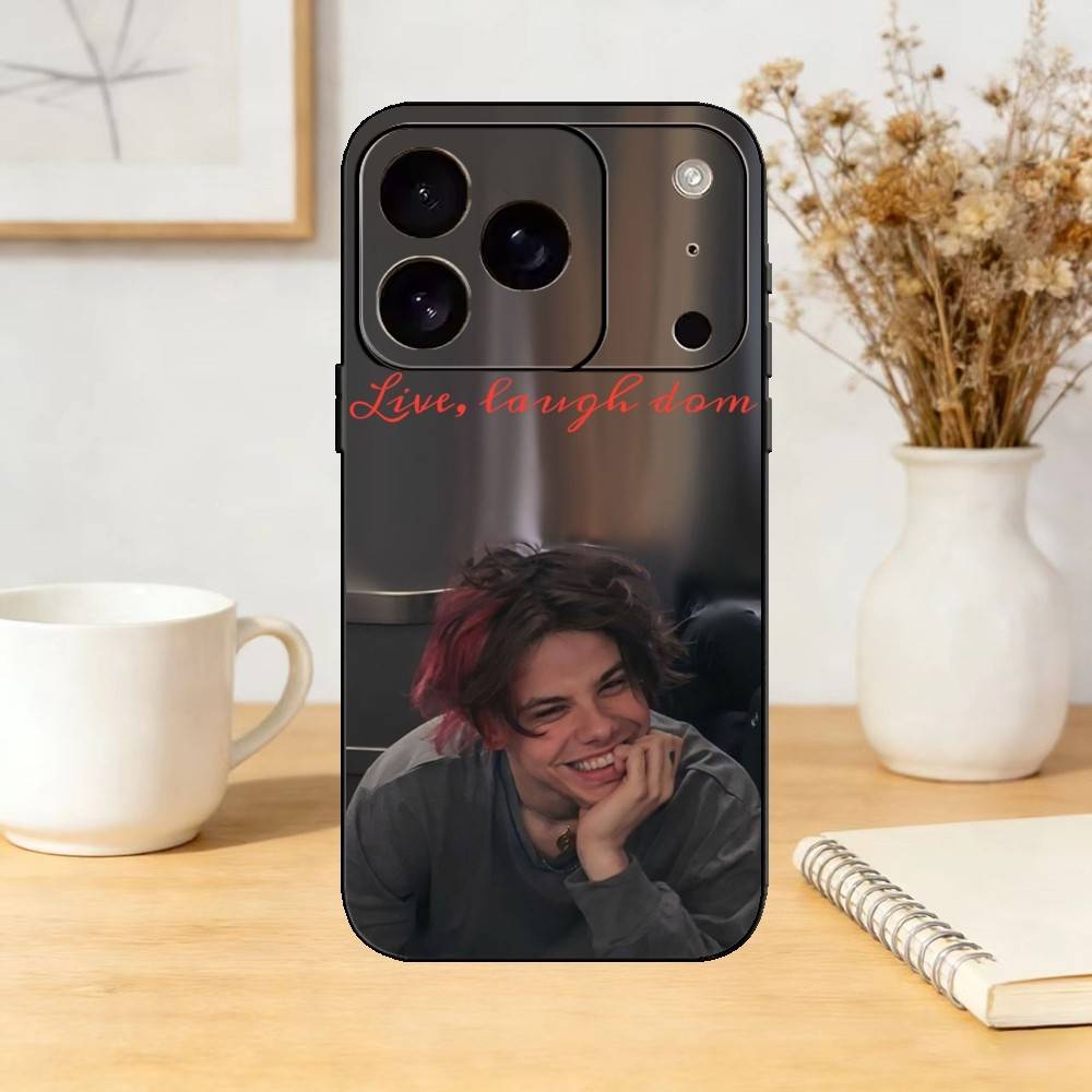Y-Yungbluds Певец YB-B Чехол для телефона Силиконовый черный Мягкий Для IPhone 17,16,15,14,13,12,11,SE,Plus Pro Max