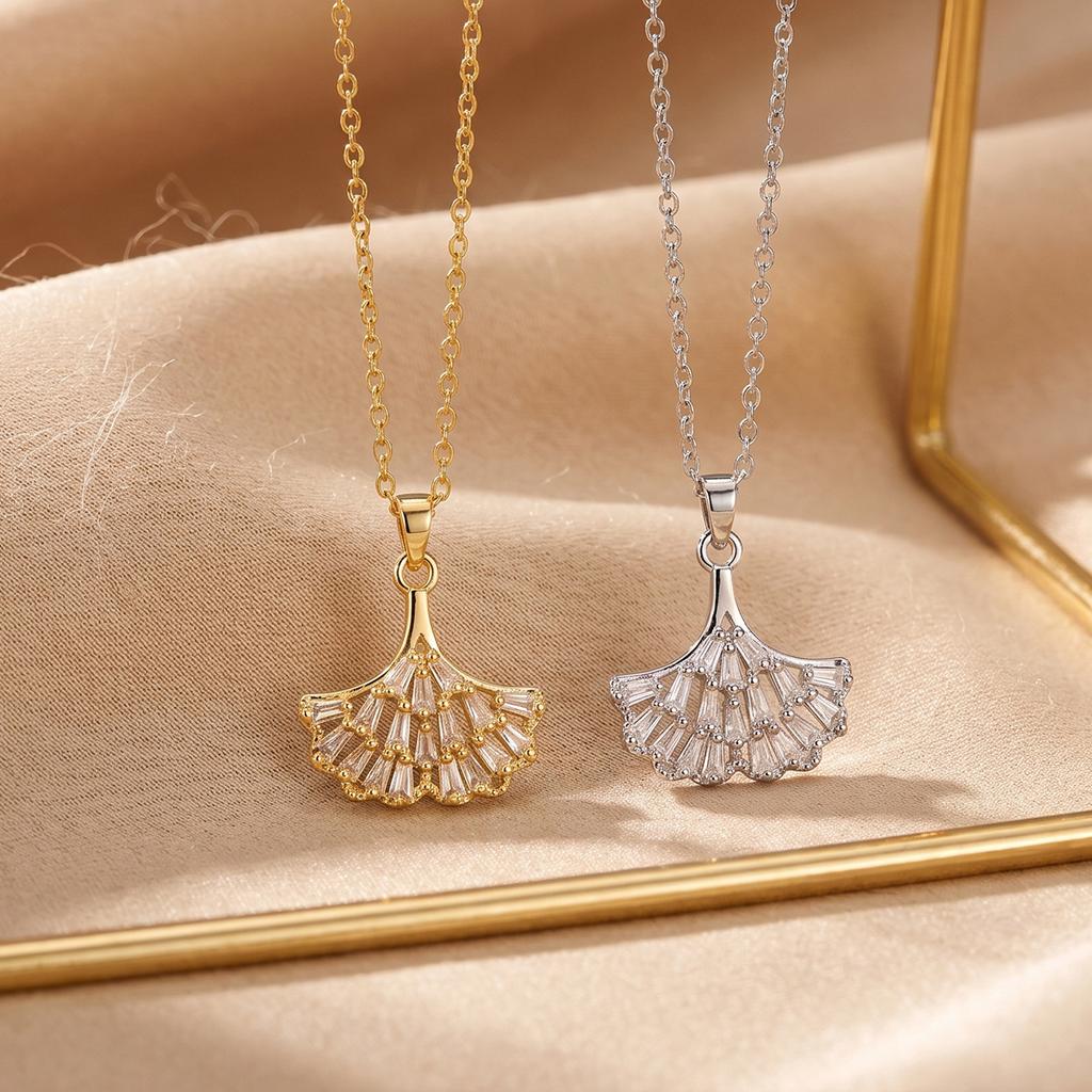 Trendy Ginkgo Leaf Diamond Necklace for Women, Minimalist Luxury Dainty Clavicle Chain Jewelry