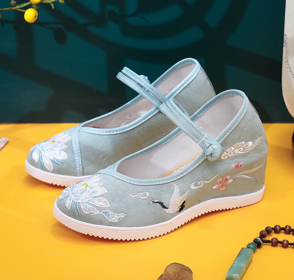 Crane, New Inner Height Increase, Old Beijing Cloth Shoes for Women with Hanfu Shoes, High Heels and Platform Embroidered Shoes