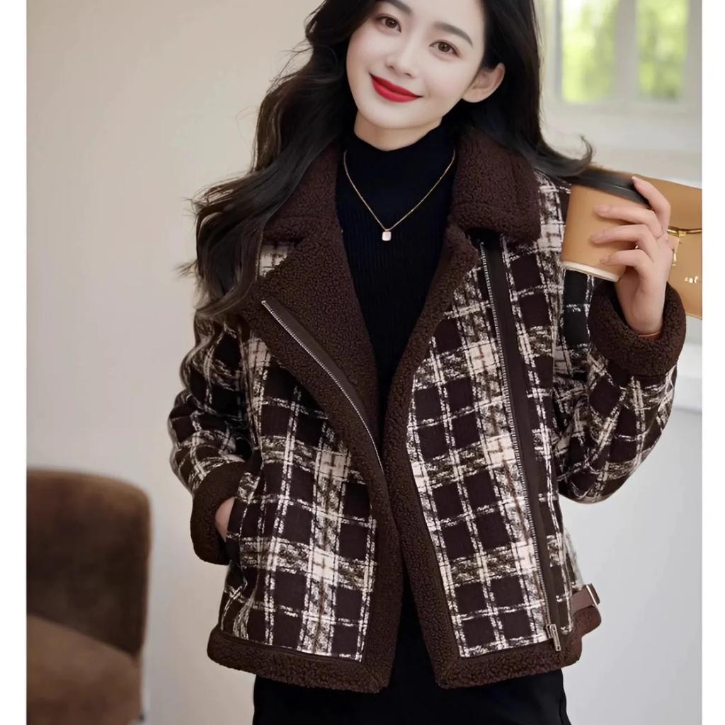 Women's Winter Slim-Fit Contrast Collar Faux Shearling Plaid Jacket Chic Short-Length Blazer with Suit Collar