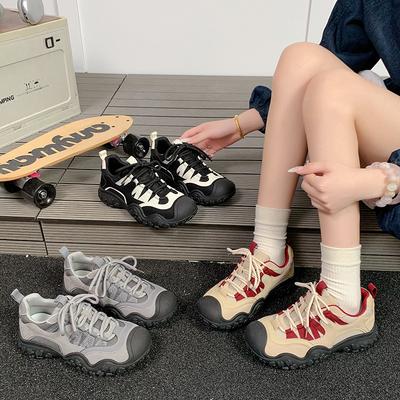 Черные кроссовки-папы Американский ретро уродливые милые походные туфли женские 2025 популярные дышащие на толстой подошве легкие нескользящие кроссовки