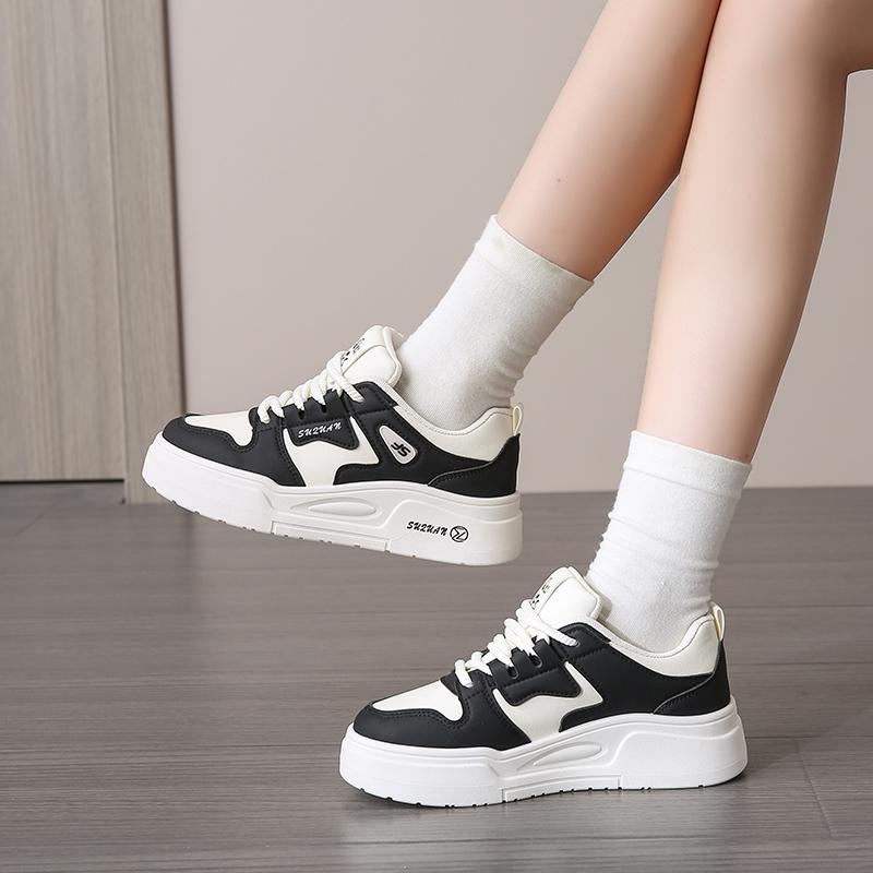 Мода 2024 года. Новые женские туфли. Дышащие повседневные удобные туфли на шнуровке для ходьбы. Женская мода. Спортивные туфли на платформе.