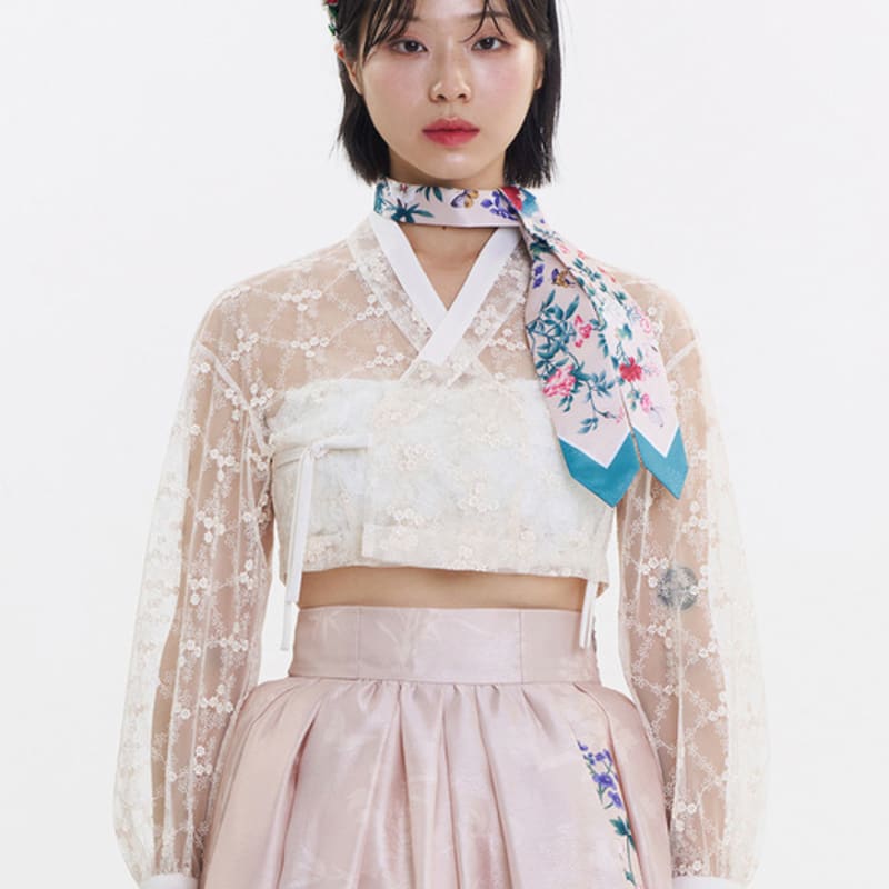 H,apply flower pattern beige