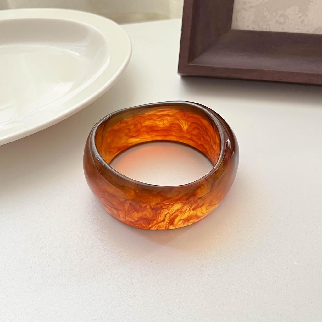 Exaggerated Irregular Geometric Resin Bracelet for Women - Fashionable Wide Bangle