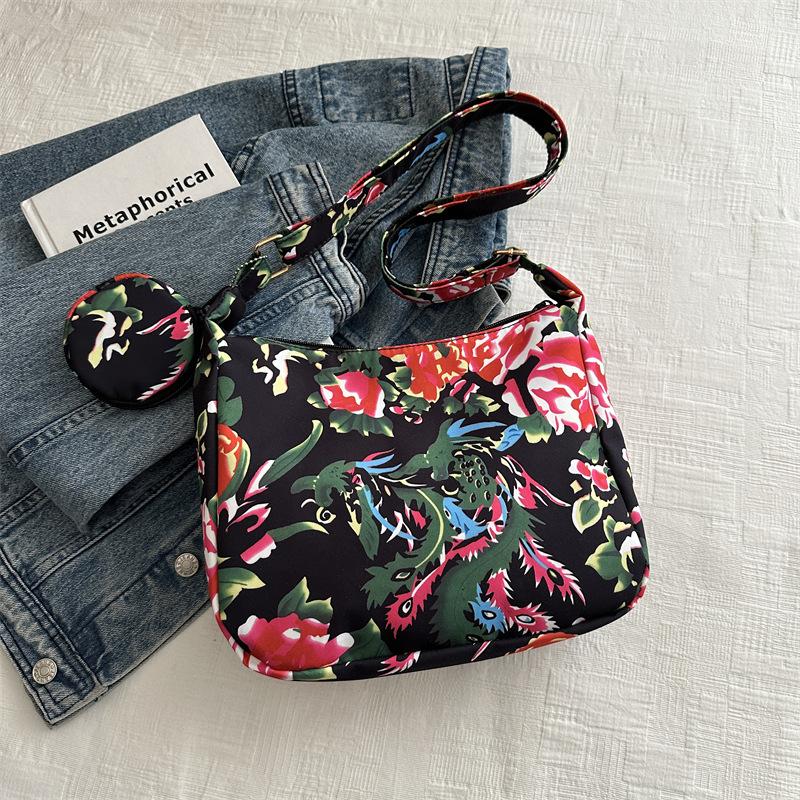 High-end Ethnic Style Large Flower Quilt Single Shoulder Bag New Fashionable Casual Simple Crossbody Tote Bag