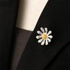 Элегантная Металлическая Растение Цветы Модная Бижутерия Брошь-Булавка Маргаритка Аксессуары для Воротника Зажим для Костюма Шарфа