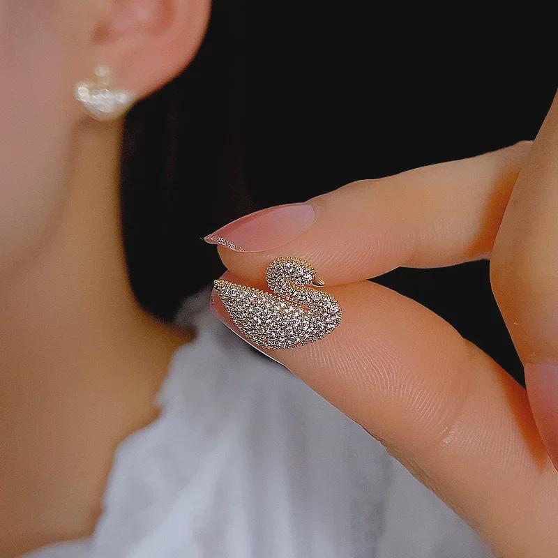 Элегантные серьги-лебеди из циркона с иглой из высококачественного серебра S925 пробы