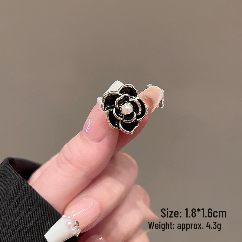 Exquisite Butterfly & Rose Camellia Brooch - Elegant Flower Corsage for Women's Suit Coats