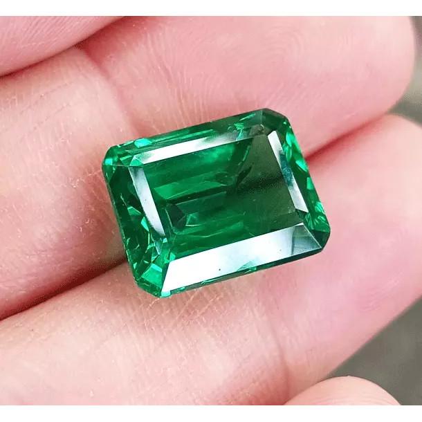 Zambian Natural 14 Ct Emerald Cut Green Emerald Gemstone Pendant Size