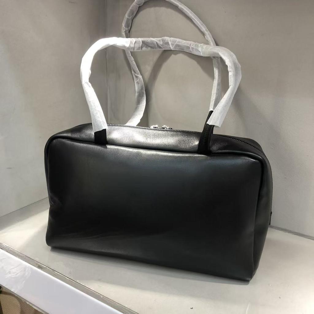 The -Row Italy Small Sheepskin Minimalist Preservation Ball Handheld Single Leather Real Leather Bag Jennie Same Style