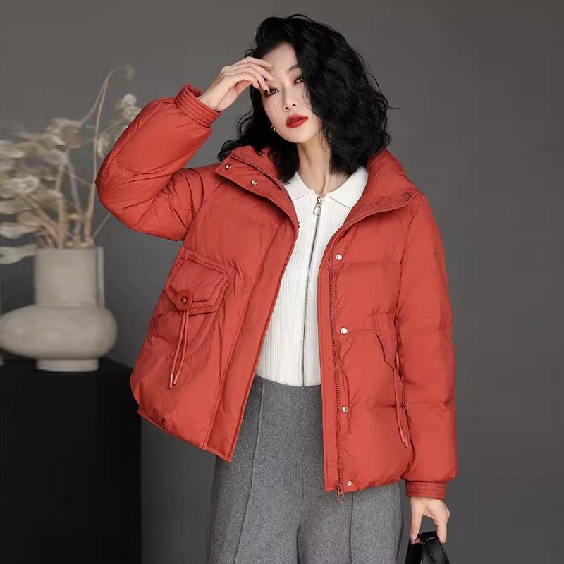 Модный литературный пуховик женский короткий 2024 зима новый белый утиный пух воротник стойка термокуртка для мамы большой размер
