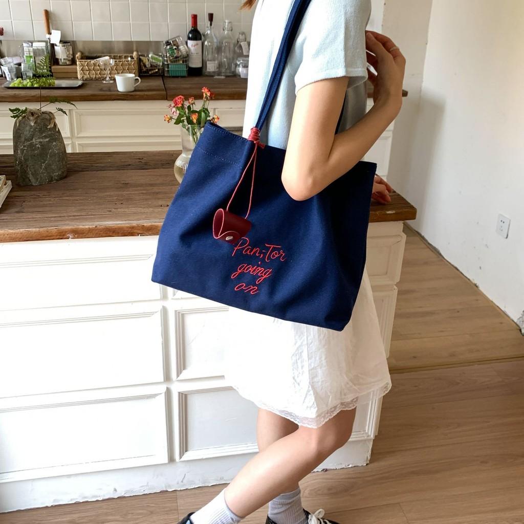 Women Large Canvas Shoulder Bag With Reinforced Stitching And Inner Pocket For Casual Outings