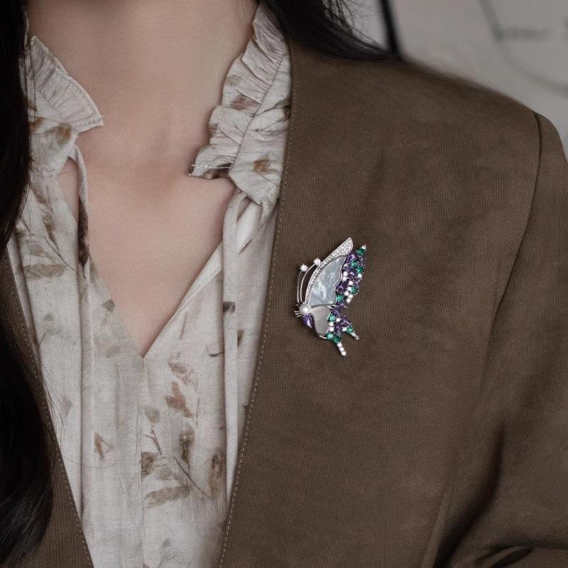 Butterfly Brooch, High-end and Luxurious Style, Crystal Brooch, Exquisite and Fashionable Pin