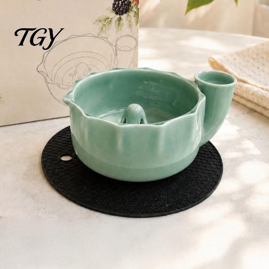Kitchen Gadgets for Fruits Ceramic Swirl Berry Colander Bowl, Auto-Spin Washing Fruit Rinse Basin, Rinsing Basket Quick Drainage Bowl Fresh