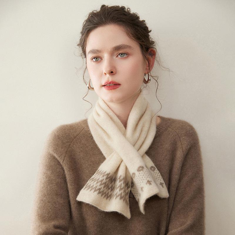 Women's 100% Pure Cashmere Scarf - Autumn Winter Korean Style Knit Neck Warmer, Versatile & Cozy.