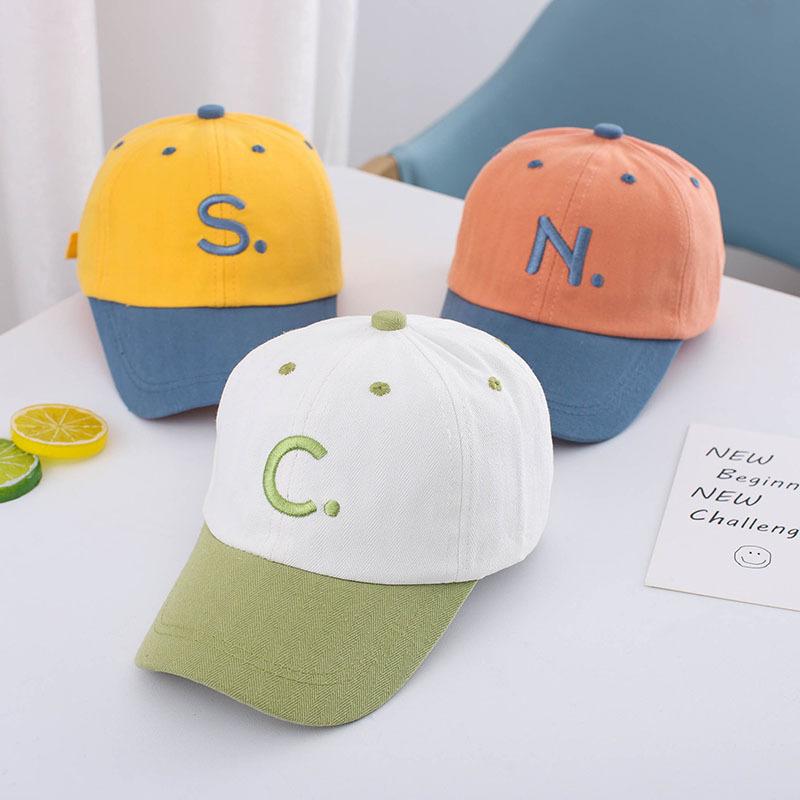 Бейсболка с вышитыми буквами для малышей, новая спортивная кепка с козырьком от солнца, регулируемая детская кепка для мальчиков и девочек от 1 до 3 лет