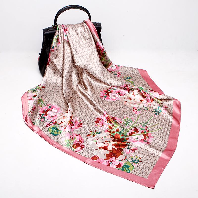 Шёлковый платок с принтом 90 см