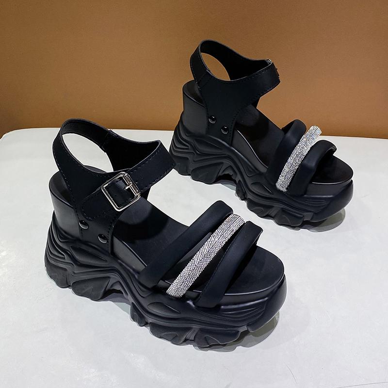 Модные женские сандалии-гладиаторы на толстой подошве, летние массивные блестящие кроссовки, модные шлепанцы на высокой платформе, танкетка 10 см, пляжные сандалии