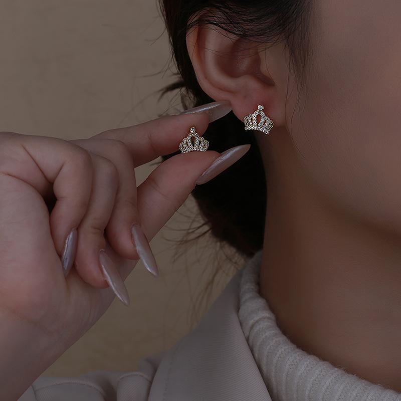 Light Luxury Style Micro-inlaid Diamond Crown Earrings for Women Fashion Commuting Style Niche High-end Earrings Accessories