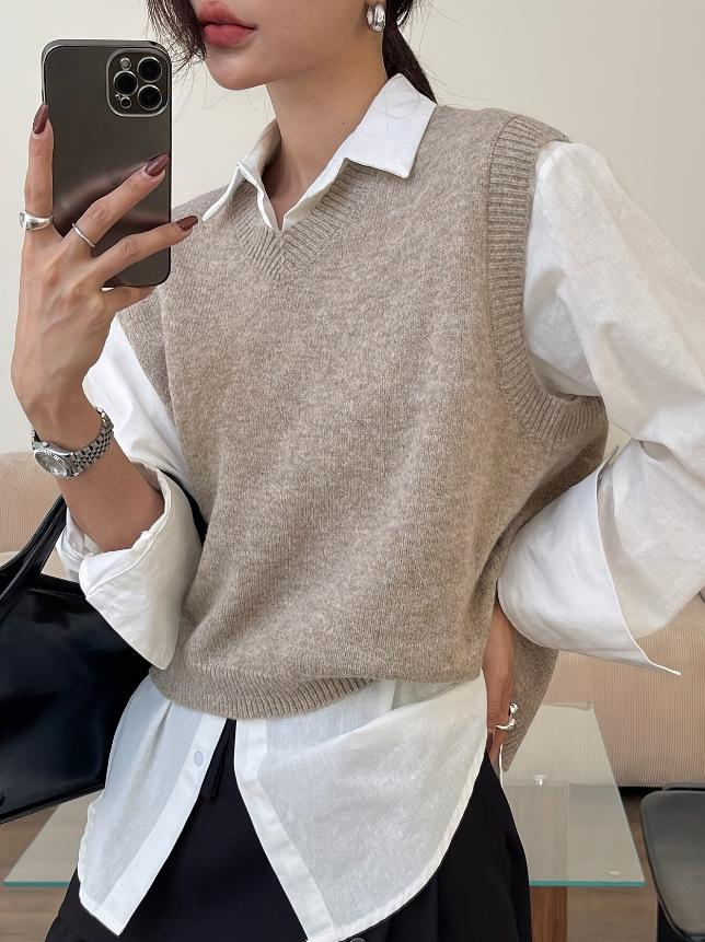 Korean Style Solid Color V-neck Knit Vest - Women's Short Ribbed Sleeveless Top