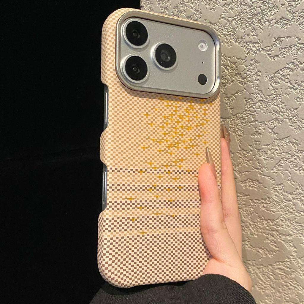 Прочный магнитный чехол для iPhone 17 с узором из кевлара, многоцветный из углеродного волокна, совместимый с Magsafe 16/15/14 Pro