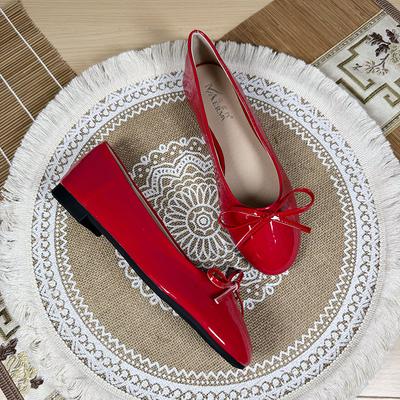 Модные балетки женские 2025 весна и осень новые с круглым носком балетки с бантом мелкие ретро лакированная кожа красные большие размеры 43 44