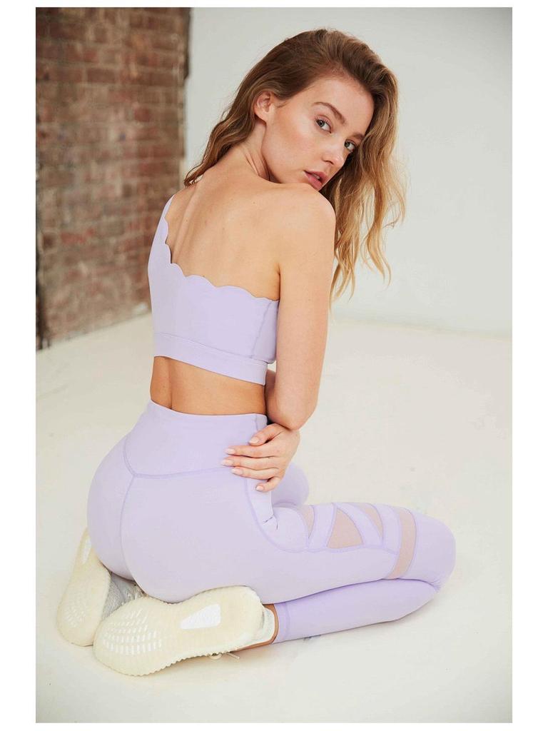 Ударопрочный спортивный бюстгальтер средней поддержки со съемными чашками - Дизайн без спинки для более стройного вида груди