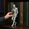 Классический Декор Бронированной Пластины для Сада, Декор Книжной Полки Средневекового Рыцаря, Бронированная Статуя с Серебристым Покрытием, Коллекция Фэнтезийных Статуй для Дома в Расслабленной Позе