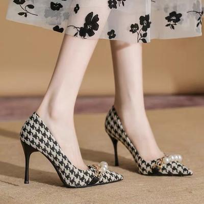 Модная обувь BITRE 2024 Весна Женские туфли-лодочки с жемчужной металлической цепочкой на высоком каблуке Клетчатые зернистые туфли-шпильки Женские туфли на каблуке Роскошные банкетные туфли