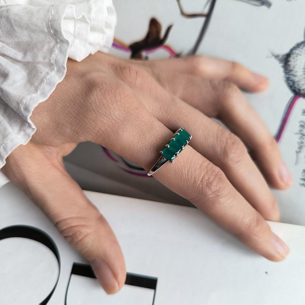 Серебряное кольцо с натуральным агатом 2.63ct, вес изделия 3,16 гр (2206606)