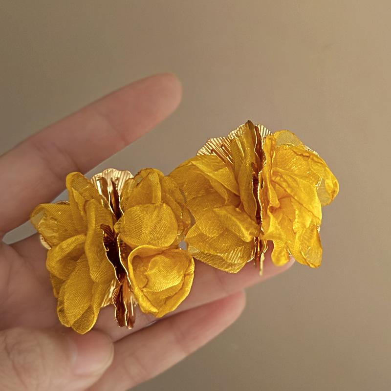 Маленькие свежие желтые серьги-пусеты с сетчатыми цветами, летние милые серьги-пусеты в стиле легкой роскоши, отпускной стиль, высококлассные серьги