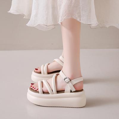 Крутые тапочки, женская летняя одежда 2024 года, новая мода, пляжные сандалии на платформе с высоким каблуком и юбкой, одно слово, перетаскивание