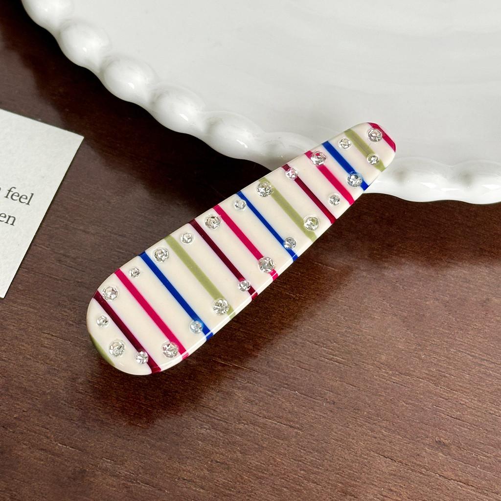 Элегантная весенняя заколка со стразами для шикарной прически в универсальных цветах и дизайнах