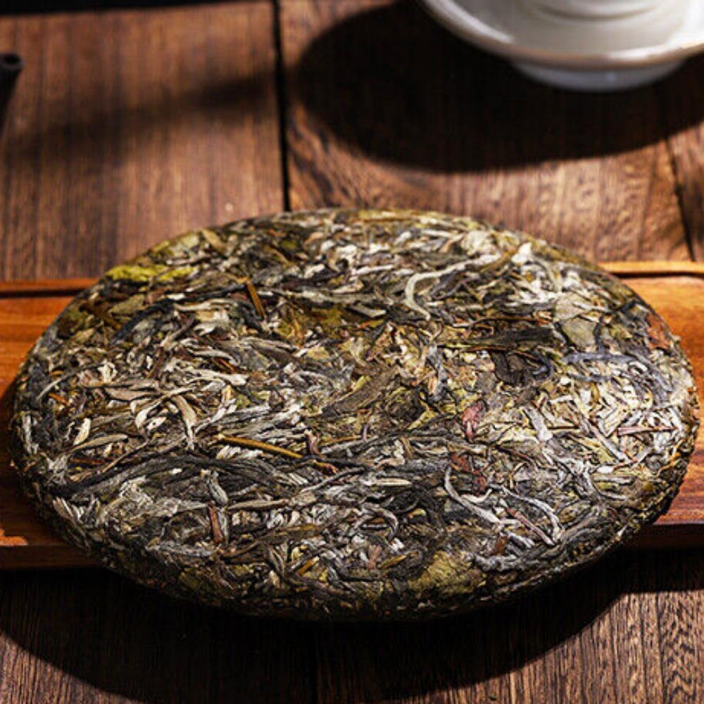 Старый чай Banzhang Pu'er Raw Tea 357 г Yunnan Qizi Ancient Tree Tea