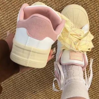 Сломанный код оригинальные нишевые неколлизионные на толстой подошве корейские универсальные весенние маленькие белые туфли 2024 новые туфли для доски, обувь для хлеба для женщин