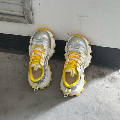 Женские кроссовки «папины кроссовки» весна и осень новые на толстой подошве увеличивающие рост повседневные спортивные одинарные туфли для активного отдыха альпинистские модные туфли