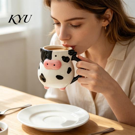 Large Capacity Milk Mug 3D Cow Ceramic with Handle , 580ml Cute Tea Mugs for Friends Animal Coffee Cup, Novelty Desktop Decoration Home And
