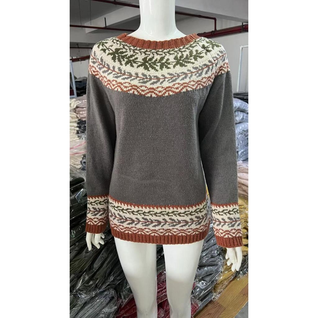 Women's Round Neck Color Blocked Loose and Fashionable Pullover Knitted Sweater for Autumn and Winter