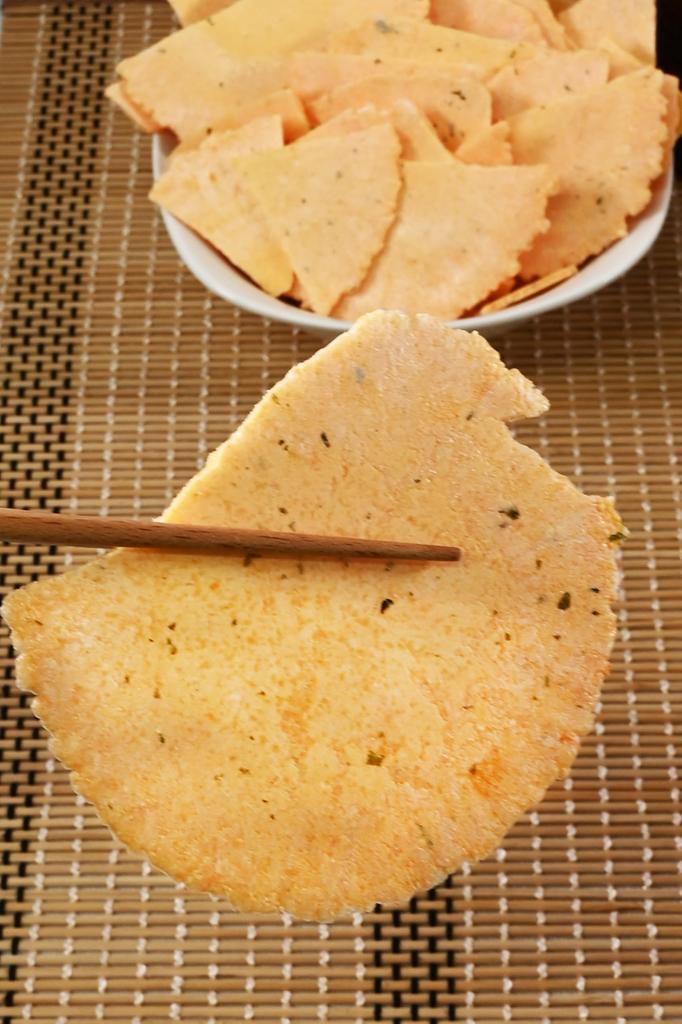 Креветки хрустящий рис выгодные закуски соевый соус вкус алкоголь вкусные рисовые крекеры Выгодные креветки хрустящие 600г [Официальный Цумамикура] крекеры,